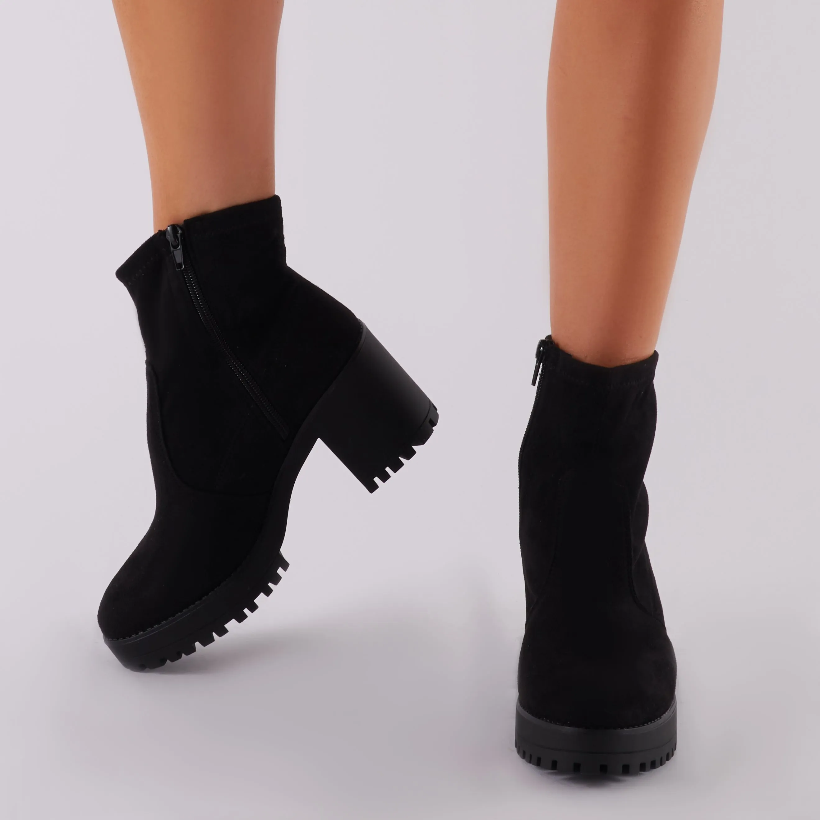 Rubix Chunky Chelsea Boots in Black